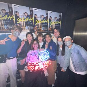 Kaki Sham Instagram - 阿正真係好叻女，連歌手都做埋，虎牙好野😎第一次現場聽Yeahs好聽👍🏼睇完Show令我好懷念以前PlayTime嘅日子

最後送比大家Jeffrey要求嘅睇show自拍照❤️