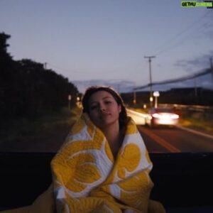 Kalama Epstein Instagram - new @lilikoiblondie songs   lil music movie video out🥸

@jilllbaker @koabayani @keananero are all very talented people and i’m very fortunate to make stuff with them😎

there happens to be a link to said video in my bio class🤓