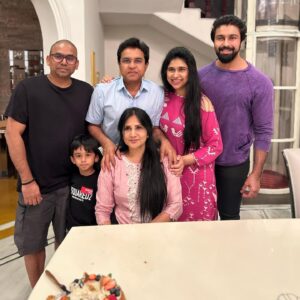 Kalyaan Dhev Instagram - Happy Anniversary & many more returns mom and dad! Love you both 😘🤗

#Familia