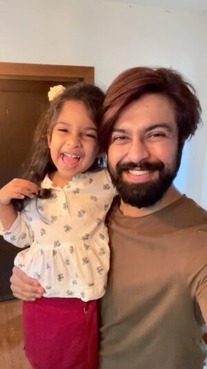 Kalyaan Dhev Instagram - Plant a tree 🌳 get Oxygen free 🤗 @navishka_k 

Happy World Nature Conservation Day! 
Preserve the environment and natural resources for future generations, it is much needed. 

#WorldNatureConservationDay #DadDaughter #DaughtersAreTheBest