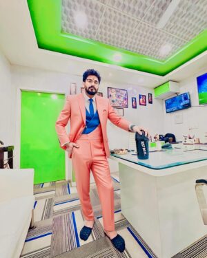 Kamal Digiya Instagram - Meri 👈dp👉 par tum👁 nazar ➿ mat rakho !!
Warna log tumhen🖖 mera Security Guard 💂 kahenge !!😜😜😜😜😜😜😜😜😜😜😜😜😜😜😜😜😜😜😜
.
.
@kamaldigiya__official 
@kamaldigiya__official 
@kamaldigiya__official 
.
.

#digiya #kamaldigiya #office #photo #photography #photographer #instagood #instagram #insta #instadaily #digiyamusic #digiyamusicstudio #trending #trendingreels #viralreels #photooftheday #2024 #jaimatadi #vaishnomata