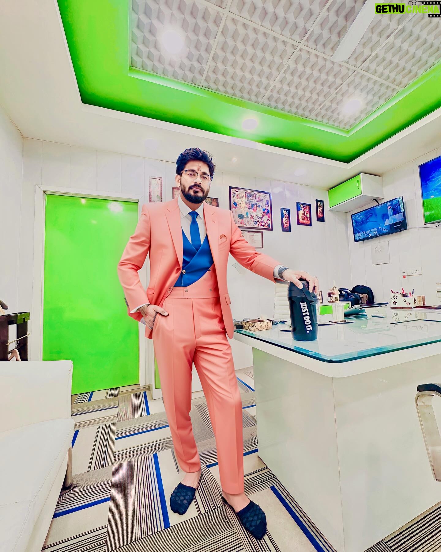Kamal Digiya - 636 Likes - Meri 👈dp👉 par tum👁 nazar ➿ mat rakho !!
Warna log tumhen🖖 mera Security Guard 💂 kahenge !!😜😜😜😜😜😜😜😜😜😜😜😜😜😜😜😜😜😜😜
.
.
@kamaldigiya__official
@kamaldigiya__official
@kamaldigiya__official
.
.
#digiya #kamaldigiya #office #photo #photography #photographer #instagood #instagram #insta #instadaily #digiyamusic #digiyamusicstudio #trending #trendingreels #viralreels #photooftheday #2024 #jaimatadi #vaishnomata