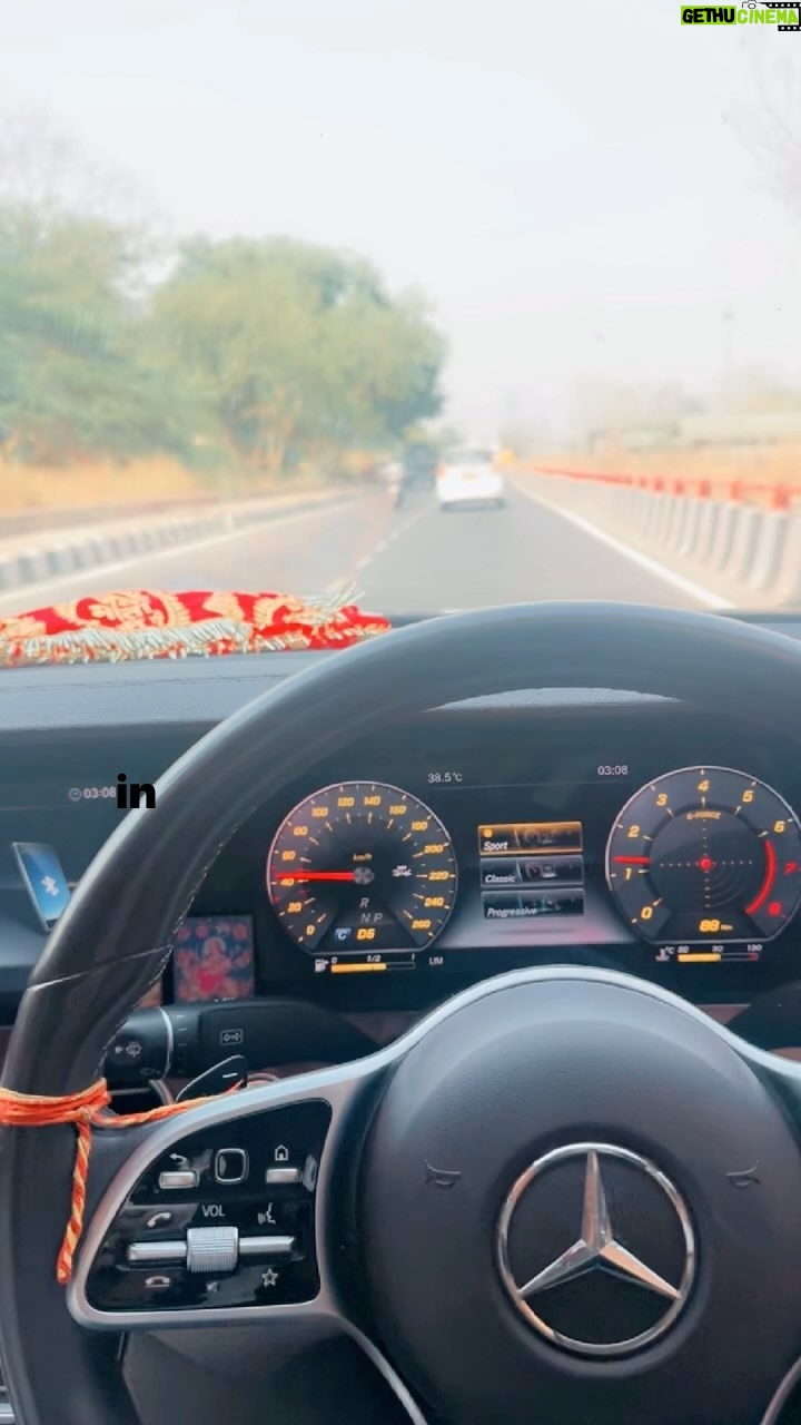 Kamal Digiya - 799 Likes - इतने छोटे बनो कि . . .
हर कोई आपके साथ बैठे।
और, इतने बड़े बनो कि. . .
जब आप खड़े हों तो
कोई बैठा न रहे!:)💯
.
.
@kamaldigiya__official
@kamaldigiya__official
@kamaldigiya__official
.
.
#digiya #kamaldigiya #office #photo #photography #photographer #instagood #instagram #insta #instadaily #digiyamusic #digiyamusicstudio #trending #trendingreels #viralreels #photooftheday #2024 #jaimatadi #vaishnomata #jaishreekrishna #jaiganpatibappamorya #delhi #faridabad #noida #delhincr