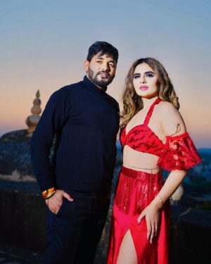 Kamal Digiya Instagram - Sister 💯❤️ @iamdeeptisadhwani 
.
.
@kamaldigiya__official 
@kamaldigiya__official 
@kamaldigiya__official 
.
.

#digiya #kamaldigiya #office #photo #photography #photographer #instagood #instagram #insta #instadaily #digiyamusic #digiyamusicstudio #trending #trendingreels #viralreels #photooftheday #2024 #jaimatadi #vaishnomata #sister #lovequotes #love