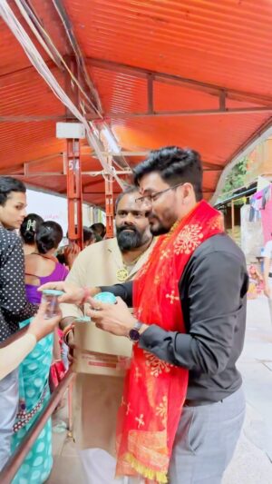 Kamal Digiya Instagram - जय कारा मेरी कालका माई का , बोल सचे दरबार की जय 🙏❤️🌎 #sunilsunnyjkm @sunilsunnyjkm_official @kamaldigiya__official
