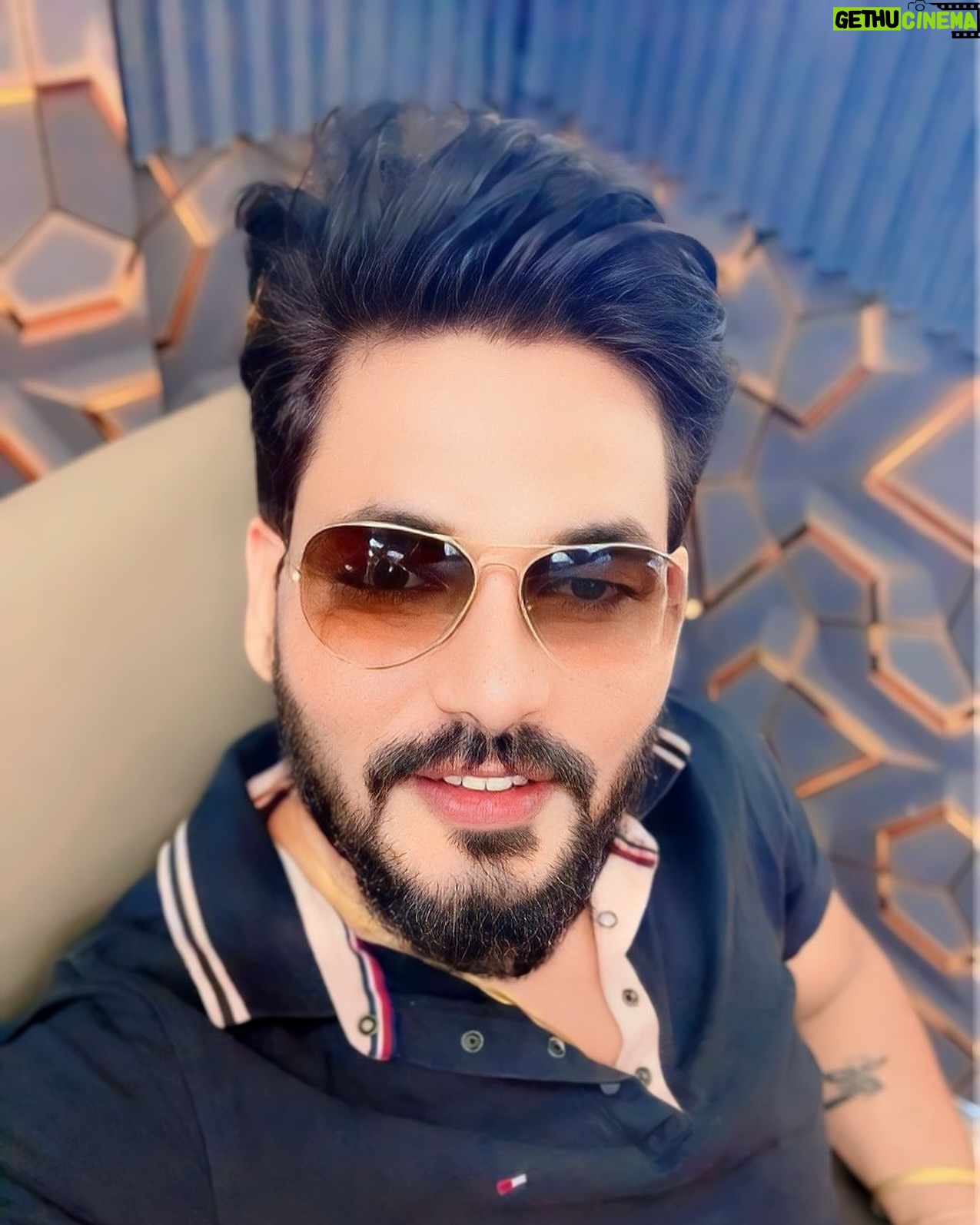 Kamal Digiya - 886 Likes - Develop your own style. Never copy. 💯
.
.
@kamaldigiya__official
@kamaldigiya__official
@kamaldigiya__official
.
.
#digiya #kamaldigiya #office #photo #photography #photographer #instagood #instagram #insta #instadaily #digiyamusic #digiyamusicstudio #trending #trendingreels #viralreels #photooftheday #2024 #jaimatadi #vaishnomata #jaishreekrishna #jaiganpatibappamorya #delhi #faridabad #noida #delhincr #worldstreet