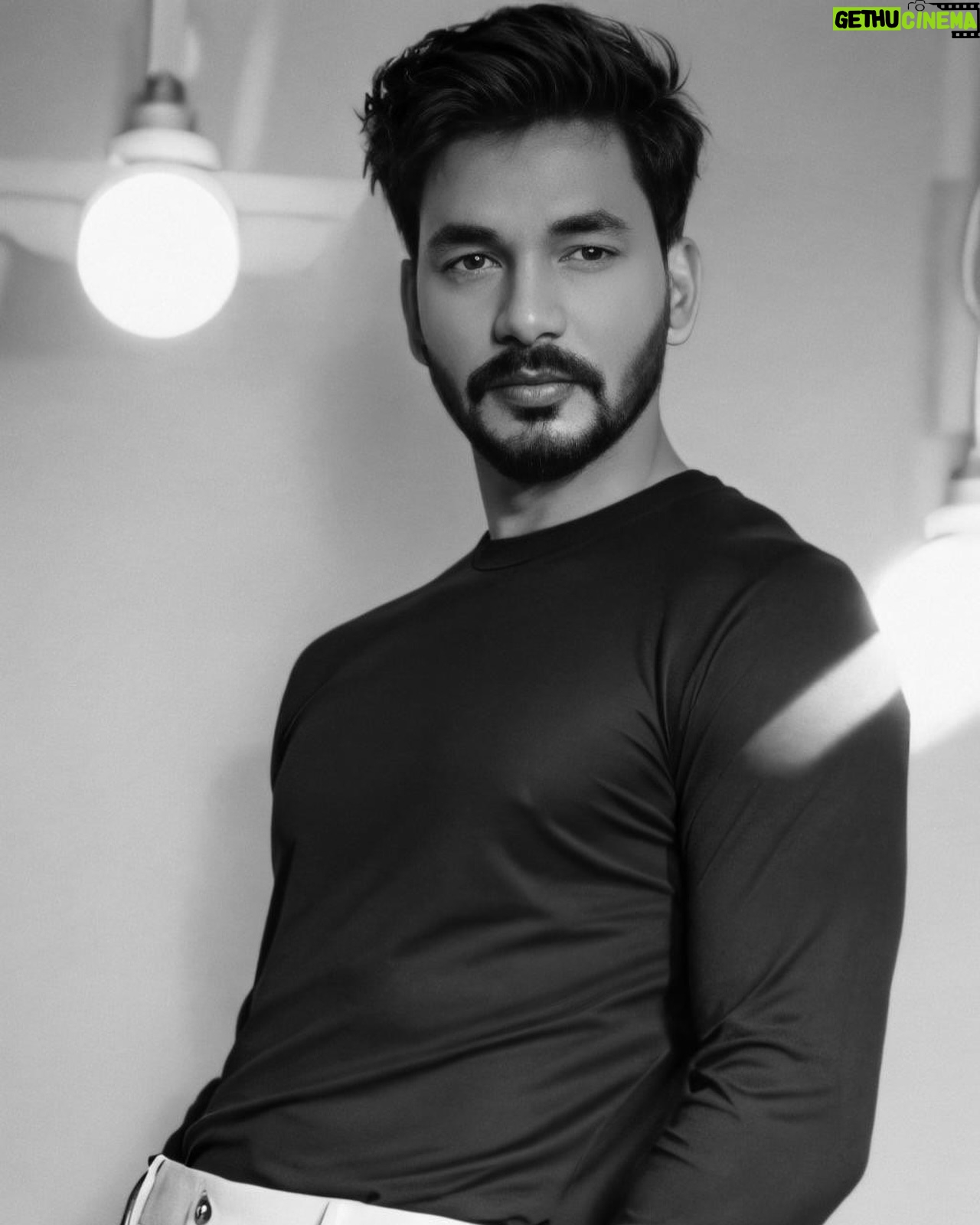 Kamal Digiya - 484 Likes - मैं अपने रवैये को ताज की तरह पहनता हूं। 👑
.
.
@kamaldigiya__official
@kamaldigiya__official
@kamaldigiya__official
.
.
#digiya #kamaldigiya #office #photo #photography #photographer #instagood #instagram #insta #instadaily #digiyamusic #digiyamusicstudio #trending #trendingreels #viralreels #photooftheday #2024 #jaimatadi #vaishnomata #jaishreekrishna #jaiganpatibappamorya #delhi #faridabad #noida #delhincr