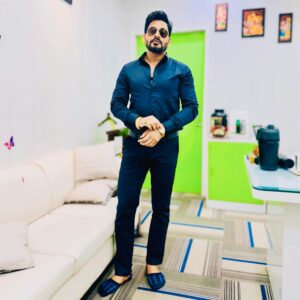Kamal Digiya Instagram - Do you know what’s always trendy? Being a gentleman.💯
.
.
@kamaldigiya__official 
@kamaldigiya__official 
@kamaldigiya__official 
.
.

#digiya #kamaldigiya #office #photo #photography #photographer #instagood #instagram #insta #instadaily #digiyamusic #digiyamusicstudio #trending #trendingreels #viralreels #photooftheday #2024 #jaimatadi #vaishnomata