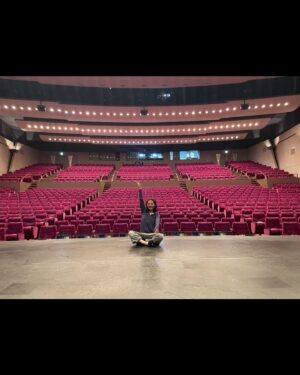 Kana Kita Instagram - ハムレット終幕。

言葉は沢山浮かんでくるし隅々まで皆さんにも伝えたいのだけど、とんでもない長文になるからやめる。
とにかく、今幸せなのと寂しさで空っぽなのと。笑

3月からここまでカンパニーの皆さんと無事に進んで来れたこと、作品を皆様に届けることができたこと、素敵な方々との出会い、皆んなを引っ張ってくれた勇人さんハムレット。
その全てに感謝です。

この経験、ずっと大事に、温かいまま心に置いておきたいな。

ありがとうがたくさん。
寂しいけれど、一歩前進！！！

寂しさ紛らわせたいから無理矢理寝る！！
もうおやすみ！！！
オフィーリアありがとう！！
みんなありがとう！！！