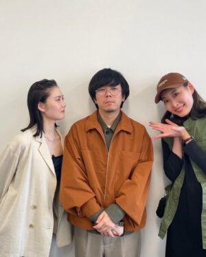 Kana Kita Instagram - 昨日は名古屋にお邪魔しました。
「前略、大とくさん」の生放送に出演しました☺︎

あっという間に終わってしまって寂しかったけれど、
出演者の皆さんと、ラフなスタジオの雰囲気がずっと味方をしてくれていました☺︎

まさかのスナ女の監督、有働さんの出現。
なんでいるんですか！？と驚く私に
「北香那公式ストーカーです」と宣言なさったのち、
みんなで美味しいひつまぶしを一緒に食べにいかせていただきました😂
楽しさ倍増✴︎

素敵なメイクとヘアを施してくれて、気分上がりっぱなしの収録でした☺︎
大感謝！
ありがとうがいっぱいの名古屋旅〜🌸

現在放送中のスナック女子にハイボールを
そして5月７日から公演開始の舞台「ハムレット」
よろしくお願いします。