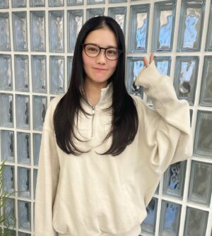 Kana Kita Instagram - 瓜生さん、今日もありがとう〜！
パサパサだった髪の毛復活！☺︎
新年明けてあえてうれしかった✴︎
またツーショット撮り忘れたけど、また次は絶対忘れないで撮りましょうね！笑

謎の奇跡の裏ピース撮ってくれてありがとう。笑

らぶ。

@chisaki1228