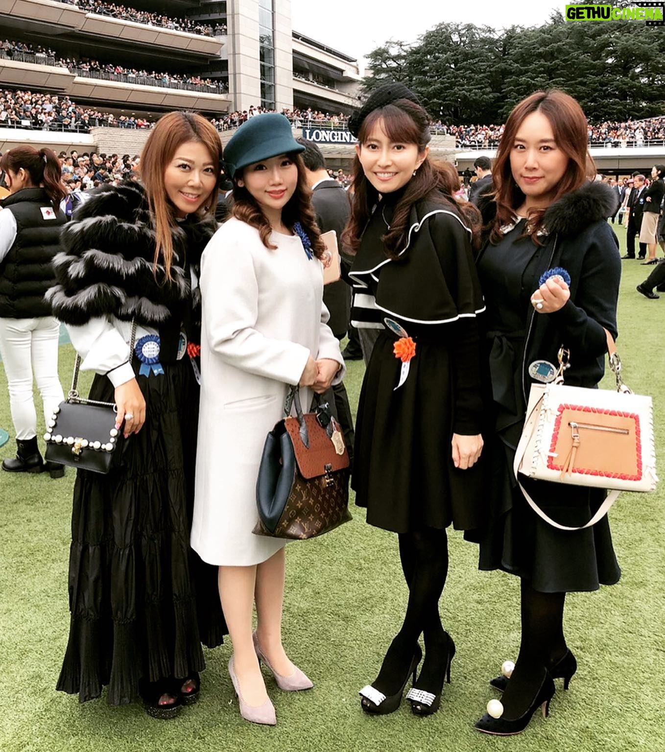 Kanako Enomoto - 2.1K Likes - シュヴァルグランを応援してくださった方へ‼︎🐎
結果は9着ではありましたが…
ご声援本当にありがとうございました‼︎🙇🏻
残りあと1戦、応援していただけると嬉しいです‼︎🙏 #jra#競馬#ジャパンカップ#2019#スミヨン騎手 #chevalgrand #🇯🇵 #japancup