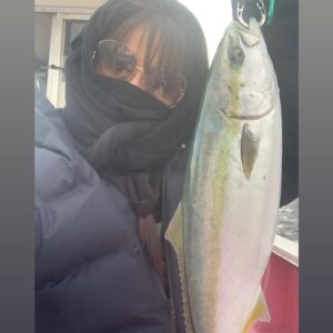 Kanako Enomoto Instagram - 数日前の真鯛釣り❤️
カヅさん、釣りのYouTubeチャンネル始めるらしい🤣
釣り好きの方は、ぜひ‼︎👀🙇🏻‍♀️🙏
#鯛釣り#🎣 #イナダが釣れちゃって…#大魔神#インスタのフォローもお願いします  #🙏 #instagood #fishing #釣り好きの人と繋がりたい#🐟#🌊