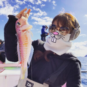 Kanako Enomoto Instagram - 明けましておめでとうございます。2019年も宜しくお願い致します‼︎🎍
#甘鯛#アマダイ#釣り
#真鶴##fishing 
#佐々木主浩 #釣り好き#❤️ #🐟 #🐭