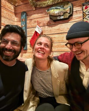 Kanan Gill Instagram - Hei hei 👋🏾 
I had the pleasure of acting in a Christmas movie which releases tomorrow on Netflix, wherever you are! It’s called ‘Christmas As Usual’. Please do watch and if you do, watch it in Norwegian   subtitles (most of it is in English). 
God Jul!