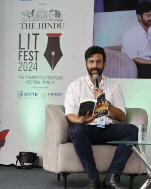 Kanan Gill Instagram - First three weeks of the new tour done! Tonnes of books signed, jokes made and exercise avoided. See you next week at the Jaipur Lit Fest.