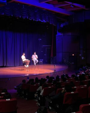Kanan Gill Instagram - First three weeks of the new tour done! Tonnes of books signed, jokes made and exercise avoided. See you next week at the Jaipur Lit Fest.