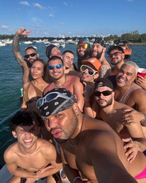 Kandy Muse Instagram - snuck down to Miami for a few days to celebrate my best friends birthday (@papito.suave) with the gang! 💕