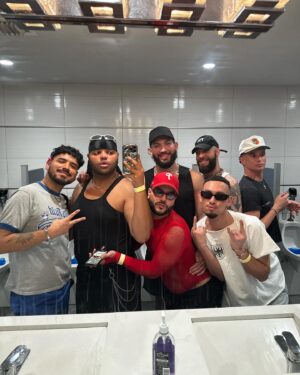 Kandy Muse Instagram - snuck down to Miami for a few days to celebrate my best friends birthday (@papito.suave) with the gang! 💕