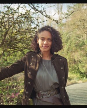 Kandyse McClure Instagram - This whole day was an embarrassment of riches. Sometimes I sit in absolute awe that this is my life. Apparently this season is Icons Only. 

Images:

1. Shot by the man with the keen eye and the cool camera @biggsalad 
2. Also @biggsalad behind the lens. Next to @jessicalaurasutton I feel both so short and so tall.
3. Don’t tell but @officialdeputyhawkk_ is the sweetest man alive.
4. Beautiful Brides in repose. @taylor.hickson @ashleynicolewilliams 💕
5. No Bull. Okay maybe just the one. @demetria4real😍 w/ @biggsalad 
6. Two favs one pic @keenancameronreid & @strangewonderfulcreature 
7. Em always there to lend a shoulder. 
8. The pure joy that is @praneetakilla 
9. The pure light that is @amaliaja 
10. This one’s being framed and put on my mama’s mantelpiece @thesherylleeralph

@motherlandtv @hulu @freeform #BTS