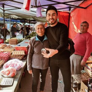 Kanela Instagram - Fotos del domingo en el barrio con las mamitas 🥰❤️‍🩹 

#felizdiadelasmadres #madres #domingo