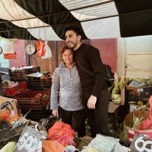 Kanela Instagram - Fotos del domingo en el barrio con las mamitas 🥰❤️‍🩹 

#felizdiadelasmadres #madres #domingo