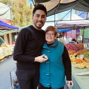 Kanela Instagram - Fotos del domingo en el barrio con las mamitas 🥰❤️‍🩹 

#felizdiadelasmadres #madres #domingo