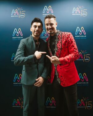 Kanela Instagram - Feliz de haber compartido escenario junto a @rodrigo_tapari_oficial 🔥 se vienen cositas 👀

Agradecidos por la invitación 🤩💜

#cumbialo🇨🇱🇨🇺🇨🇴🇧🇴🇦🇷🇦🇹🇩🇪🇨🇦🇪🇸🇺🇸🇪🇨🇵🇪🇺🇾🇻🇪🇲🇽 #nochedebrujas #tapari #monticello