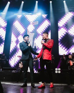 Kanela Instagram - Feliz de haber compartido escenario junto a @rodrigo_tapari_oficial 🔥 se vienen cositas 👀

Agradecidos por la invitación 🤩💜

#cumbialo🇨🇱🇨🇺🇨🇴🇧🇴🇦🇷🇦🇹🇩🇪🇨🇦🇪🇸🇺🇸🇪🇨🇵🇪🇺🇾🇻🇪🇲🇽 #nochedebrujas #tapari #monticello