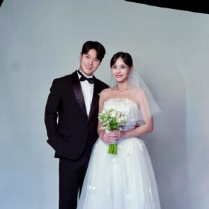 Kang Byul Instagram - ⠀⠀⠀⠀⠀⠀⠀ 
나영아 너는 계획이 다 있구나? 
👰🏻🤵🏻💍
내일 저녁에도 
#kbs1tv 
#수지맞은우리