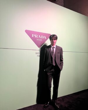 Kang Hui Instagram - @prada
_
#prada #pradamode