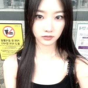 Kang Na-ru Instagram - 나 금요일 좋아해