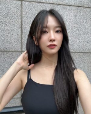 Kang Na-ru Instagram - 나 금요일 좋아해