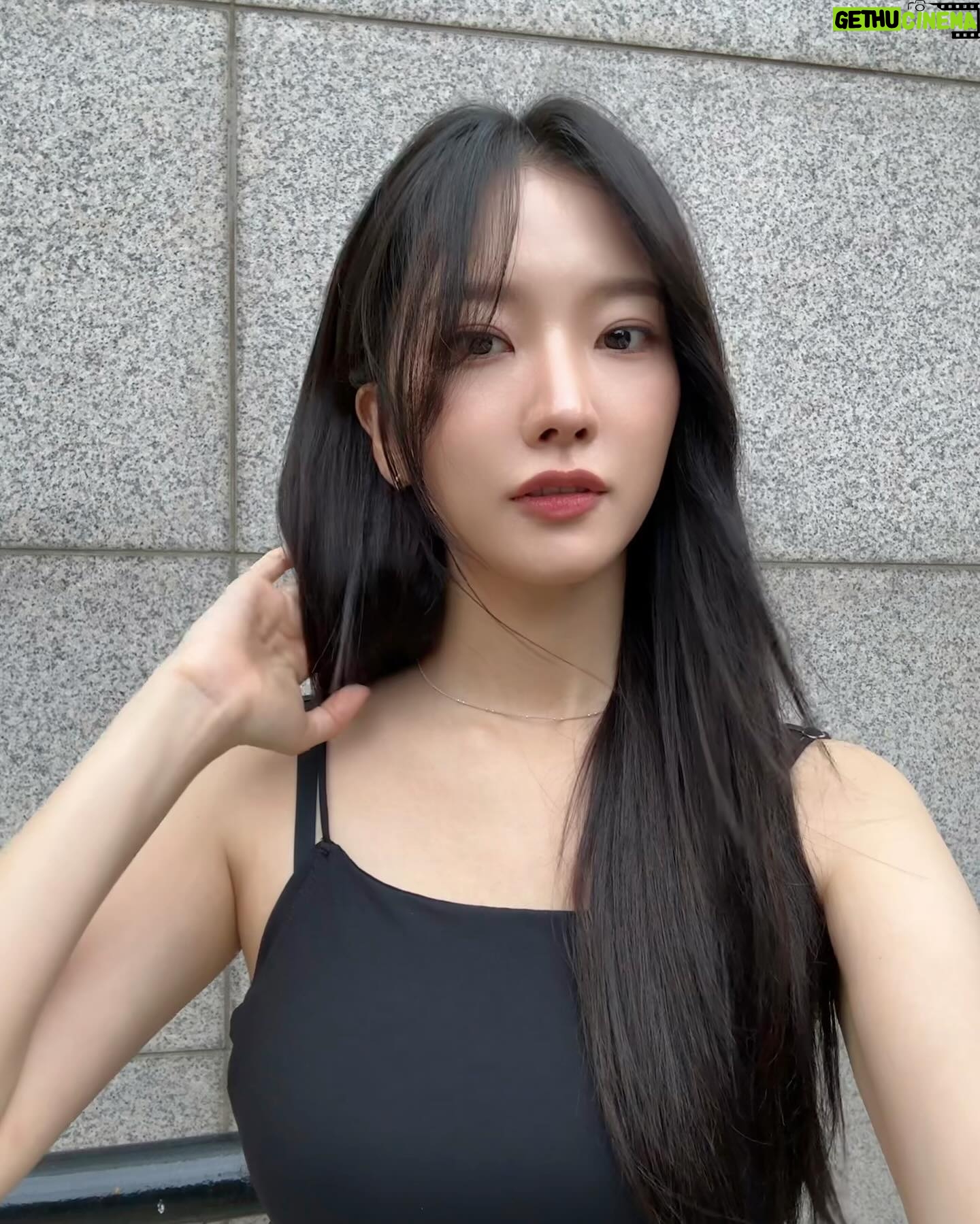 Kang Na-ru - 3 Likes - 나 금요일 좋아해