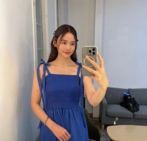 Kang Se-jung Instagram - 잠시 놀러갔던 #뷰티앤부티 #blue & #green 
즐거웠습니당😊