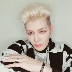 Kang Sung-hoon Instagram - 어때요? How do I look??😆🤪