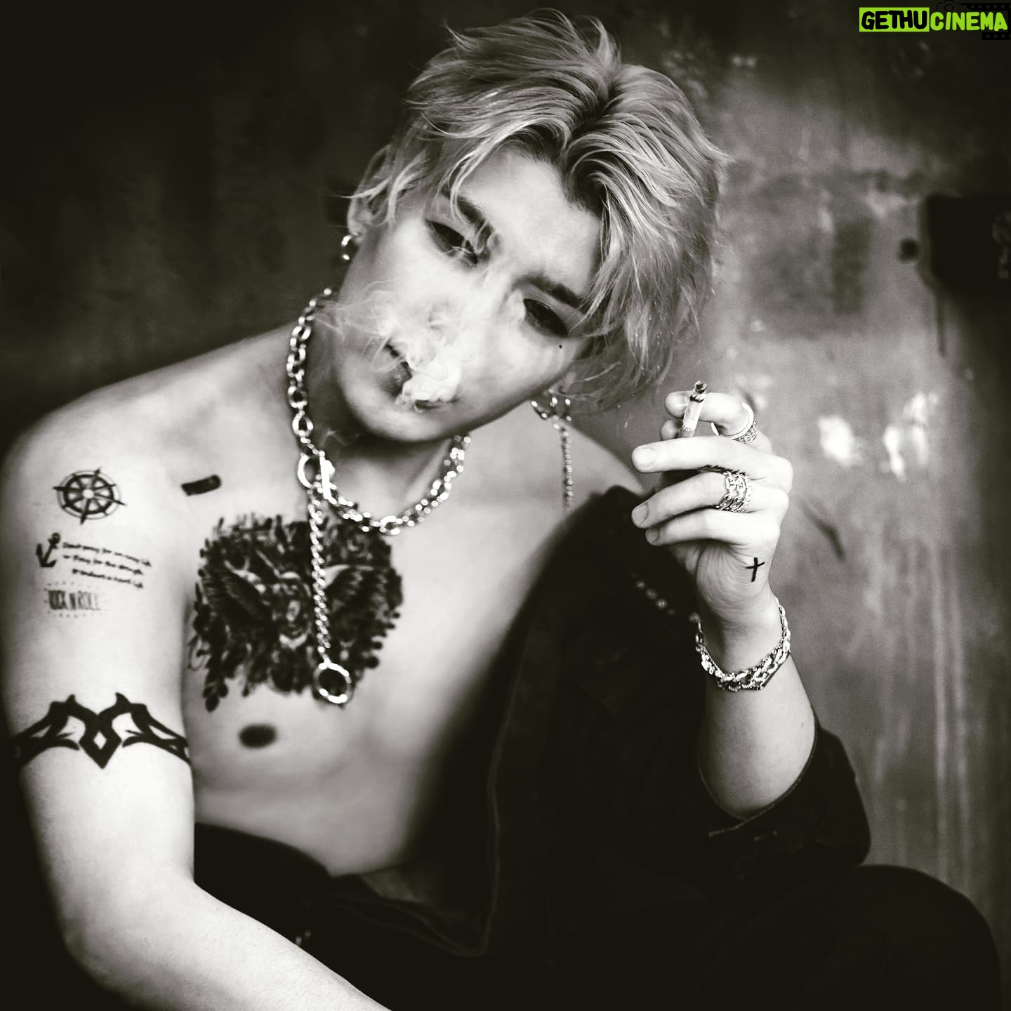 Kang Sung-hoon - 3 Likes - 사진 잘나왔네👈 😆