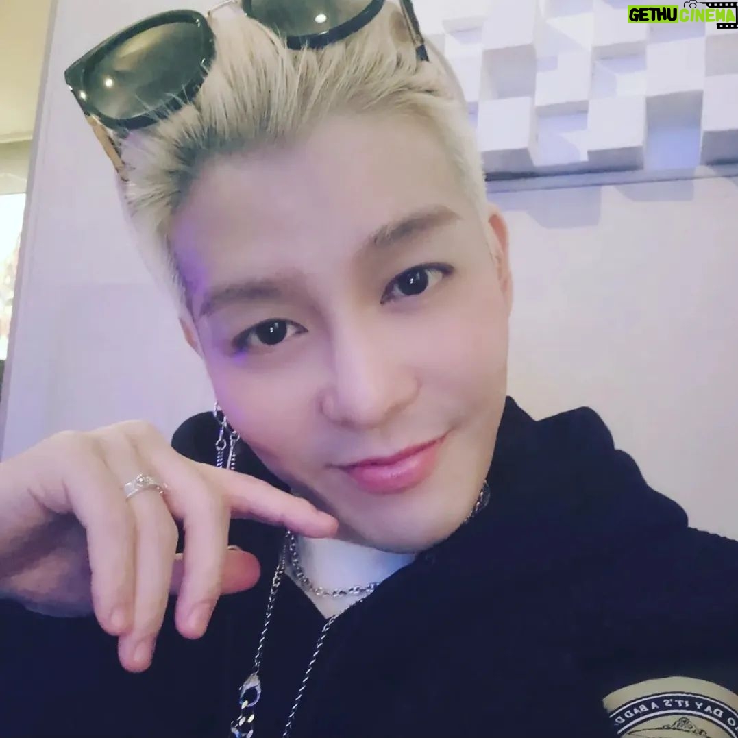 Kang Sung-hoon - 16.3K Likes - 🤳selfie
