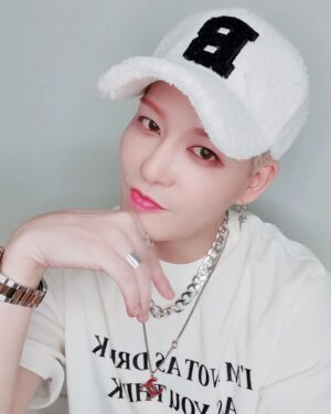 Kang Sung-hoon Instagram - White Hoony 🤍
Good night 🌃
