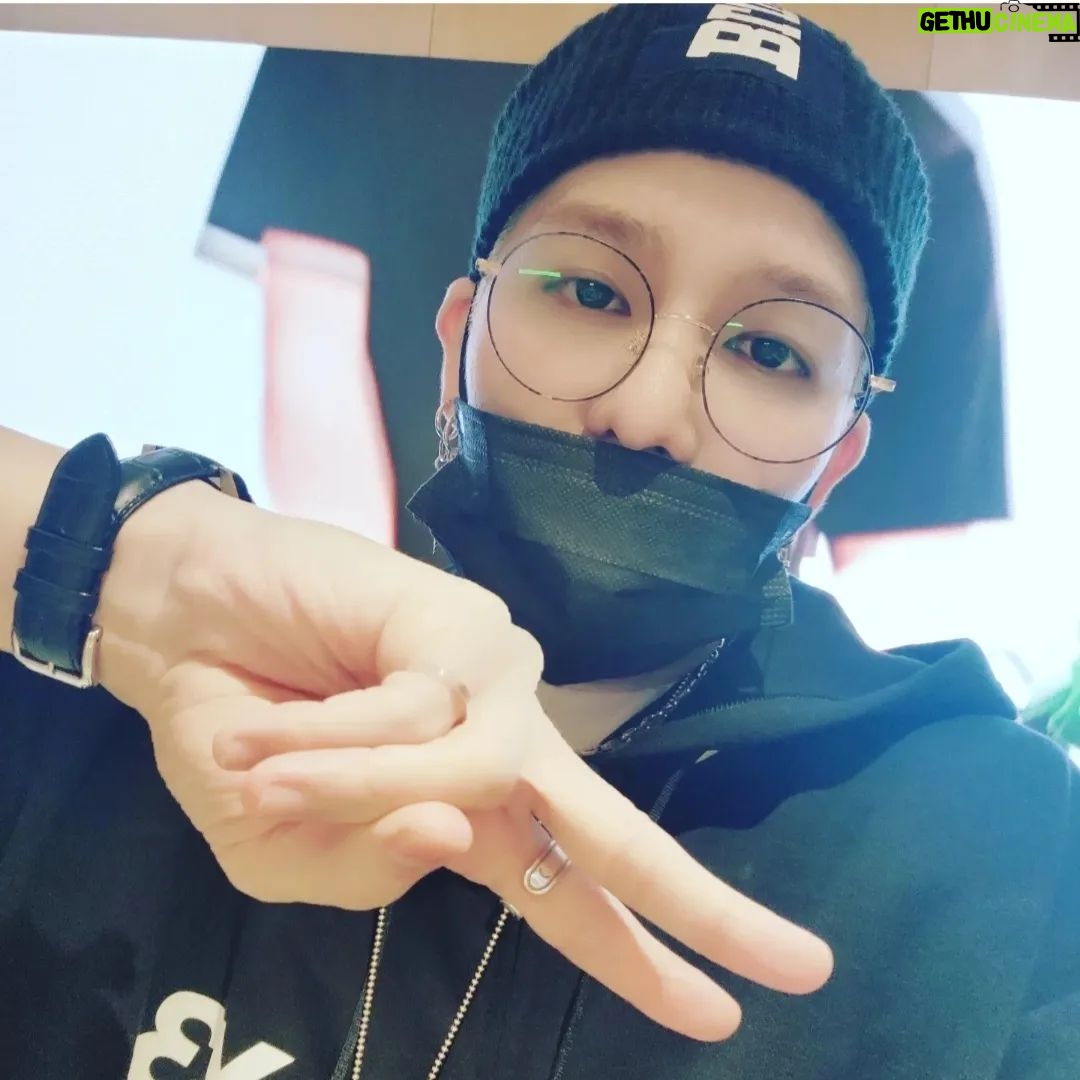 Kang Sung-hoon - 16.3K Likes - 🤳selfie