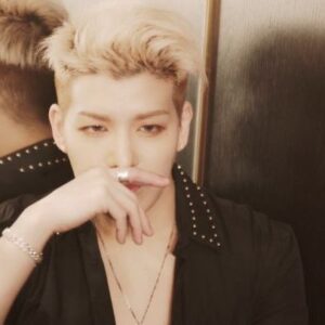 Kang Sung-hoon Instagram - 😎