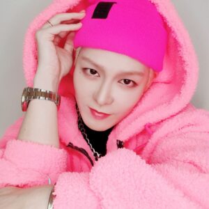Kang Sung-hoon Instagram - 💗 벽 눈 무릎 ㅋㅋㅋ