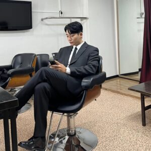Kang Yul Instagram - 🤵‍♂️