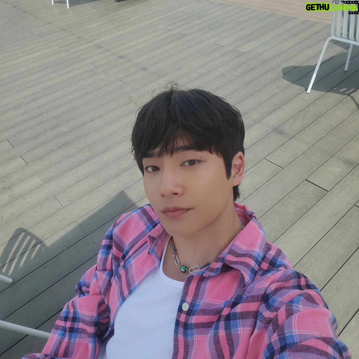 Kang Yul - 9K Likes - 힐링