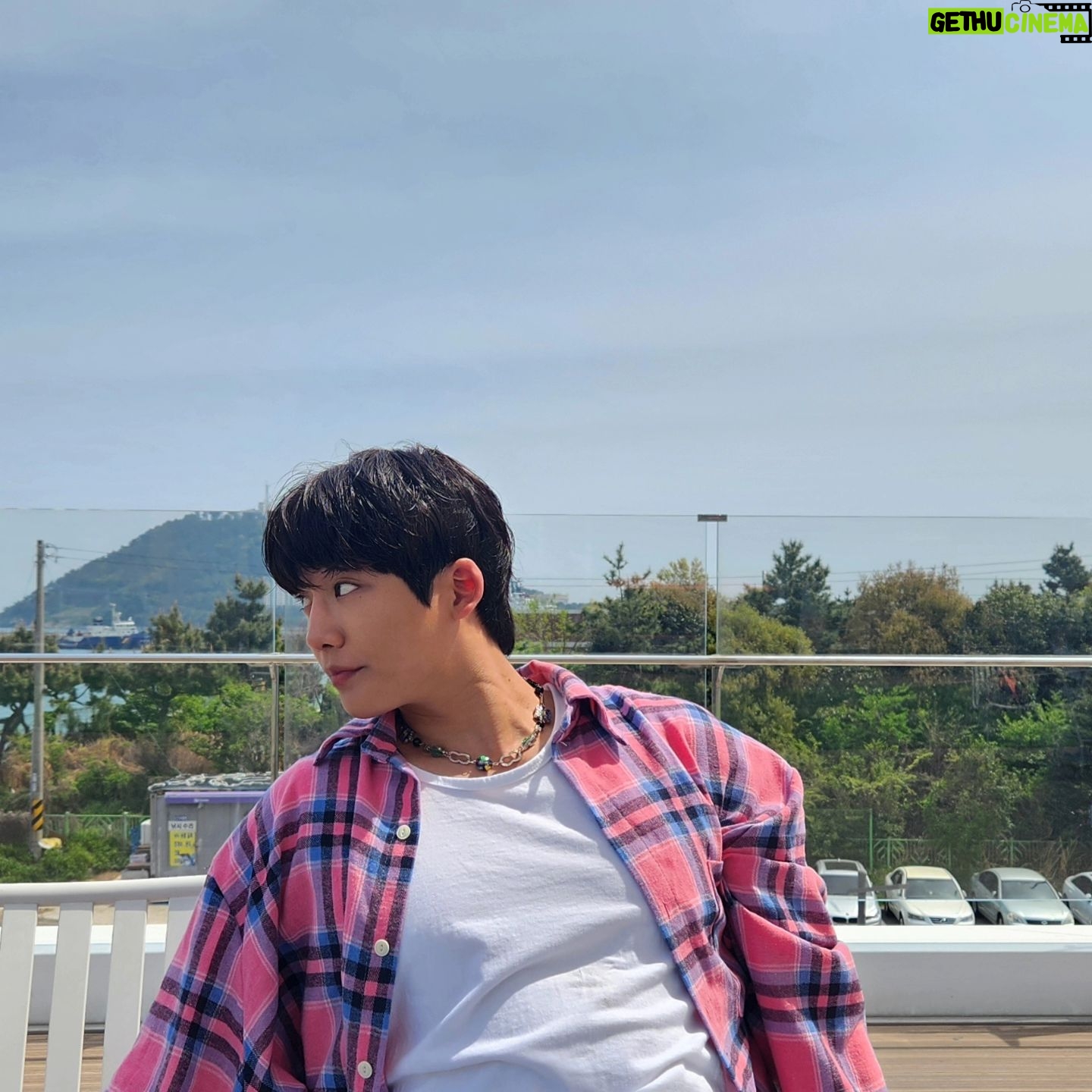 Kang Yul - 9K Likes - 힐링