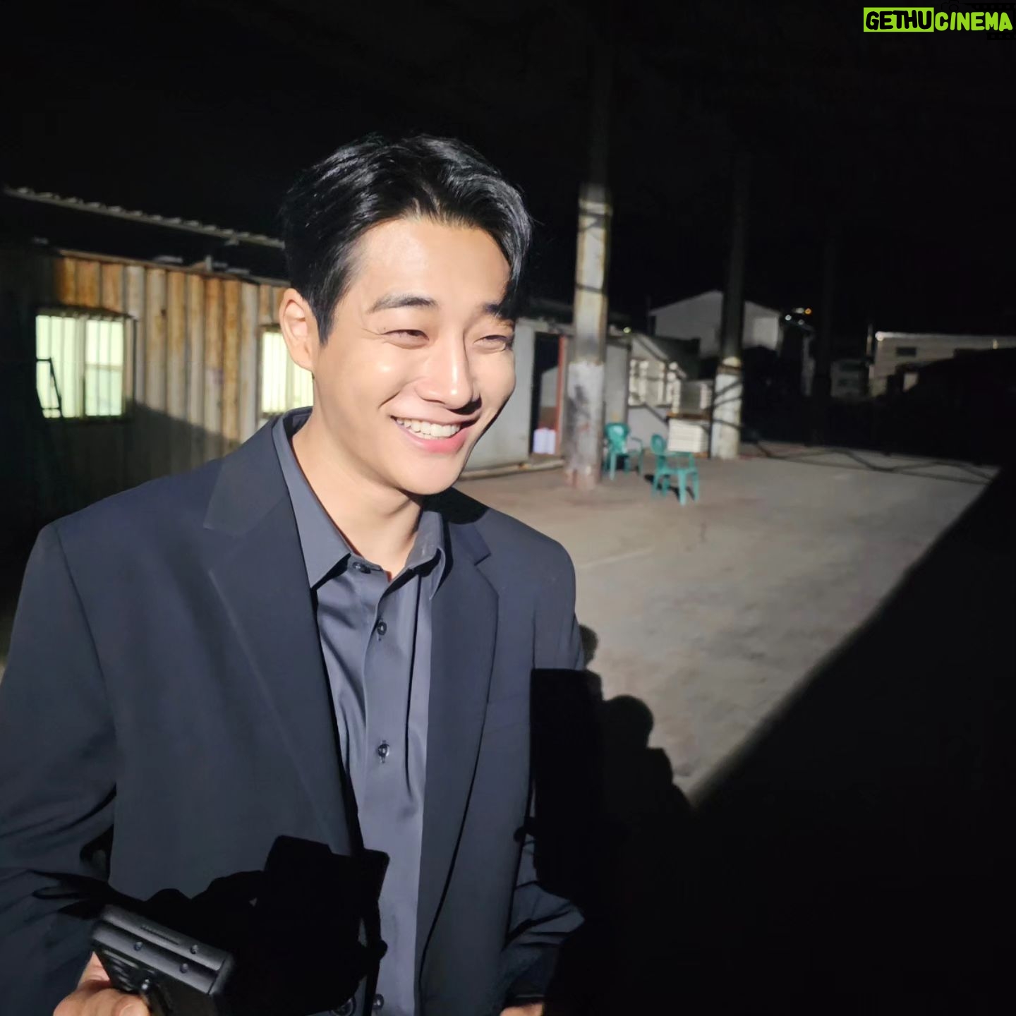Kang Yul - 9.8K Likes - 본업중