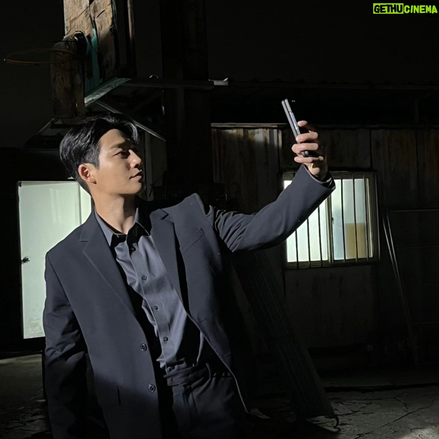 Kang Yul - 9.8K Likes - 본업중