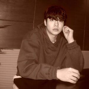 Kang Yul Instagram - 강풍주의보....에도 난 논다