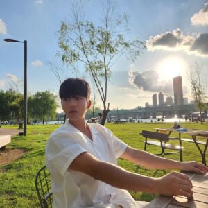 Kang Yul Instagram - 날이 이제 점점 선선해지고 기분 좋아진다😊