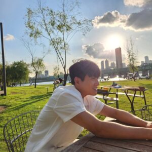 Kang Yul Instagram - 날이 이제 점점 선선해지고 기분 좋아진다😊